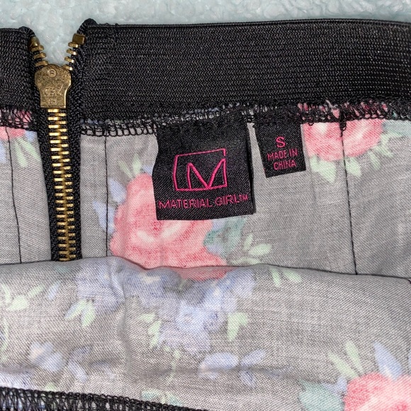 Floral Peplum Mini Skirt - Picture 3 of 4